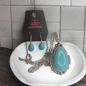 NWT PAPARAZZI JEWELRY Turquoise Silver Tone Necklace Earring Set 36"